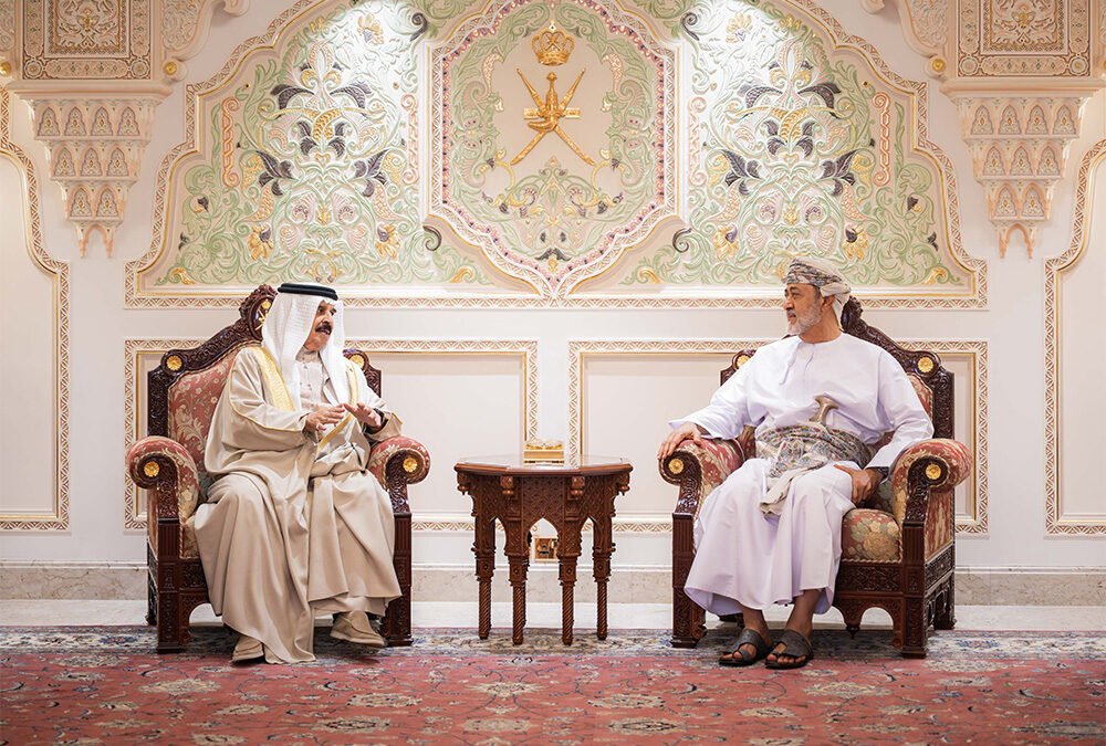 Bahrain’s King Hamad Arrives in Oman for a Private Visit to Dhofar